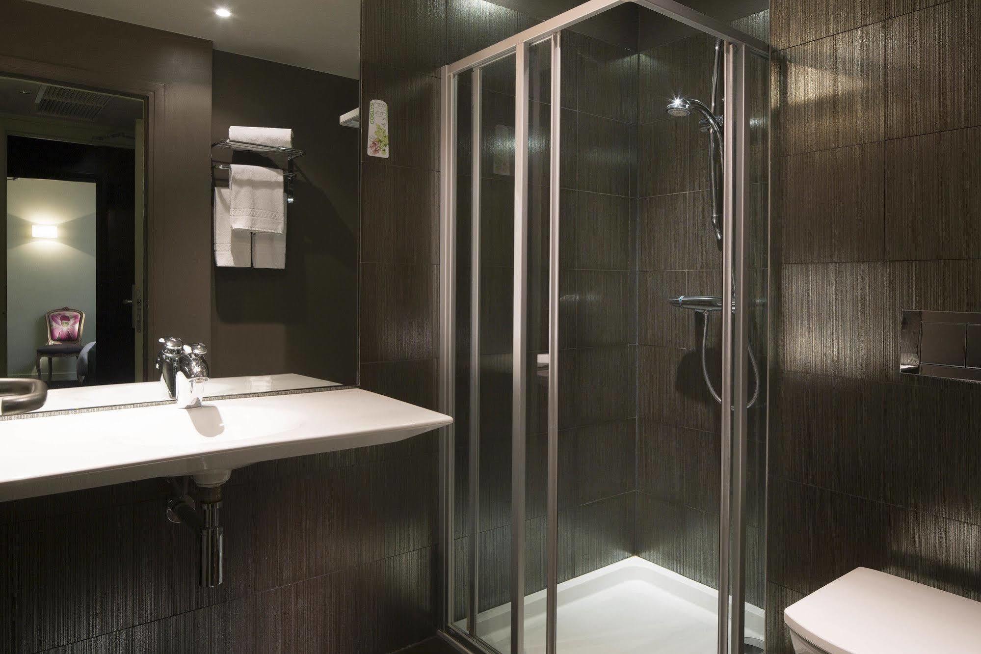 Hotel Le Fabe Paris Ngoại thất bức ảnh