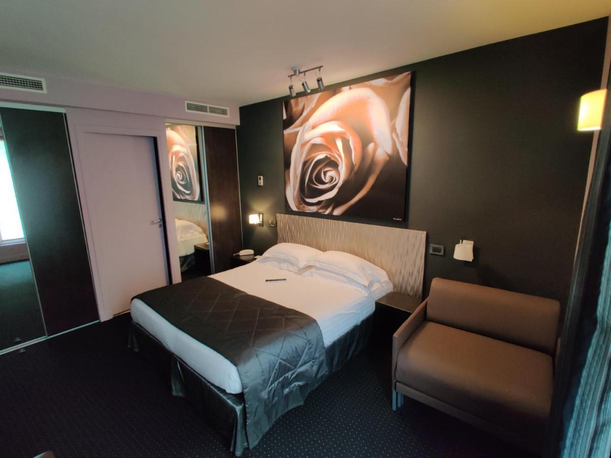 Hotel Le Fabe Paris Ngoại thất bức ảnh